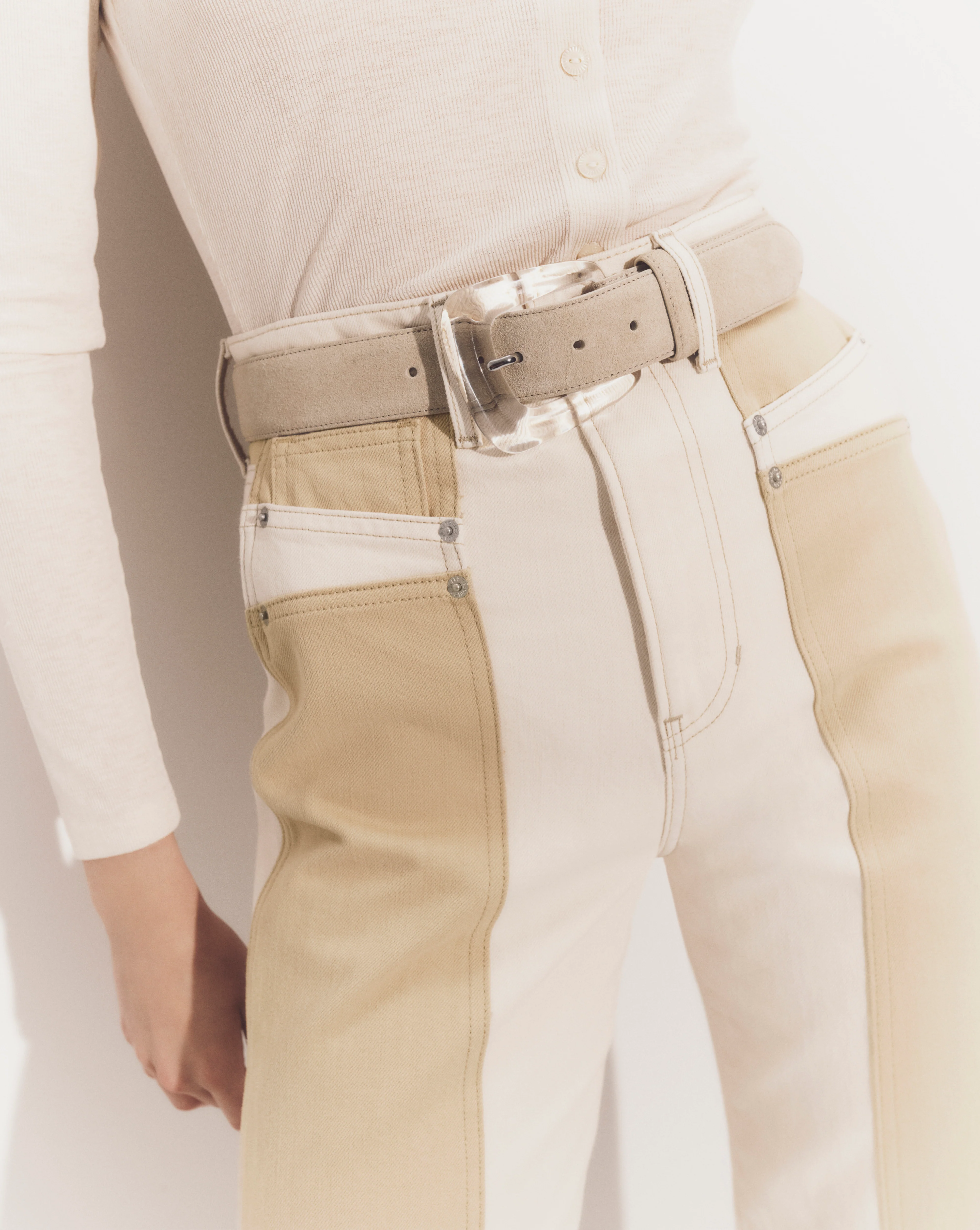 Arch Resin-Buckle Suede Belt - Image 5