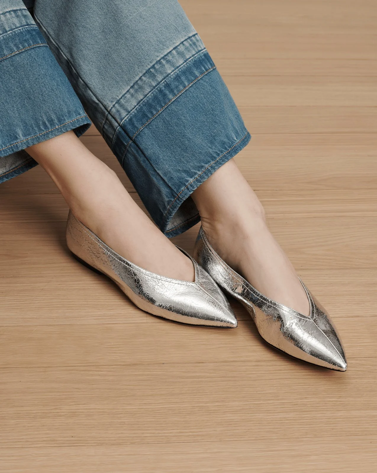Bancroft Metallic Flat - Image 2
