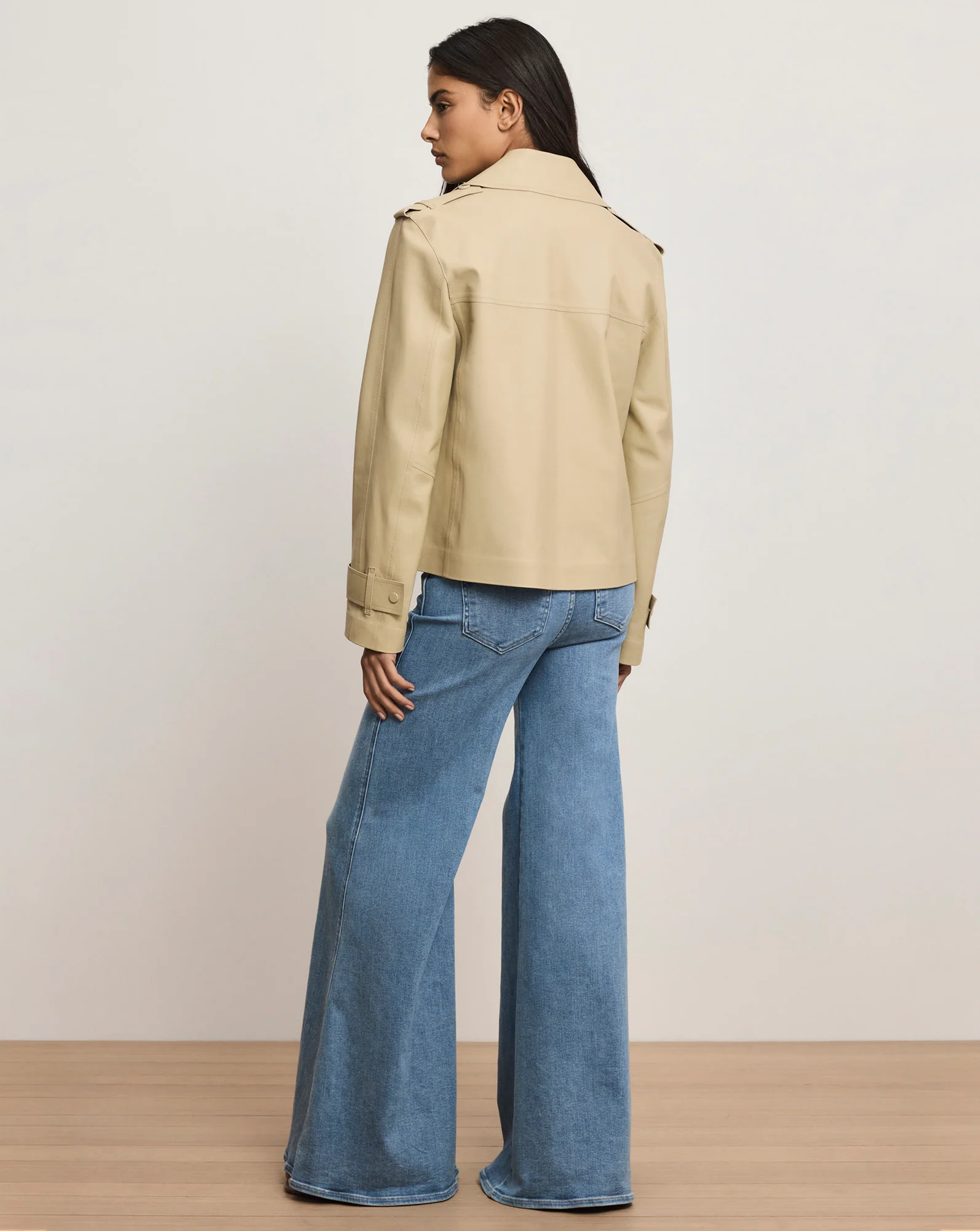 Heathcliff Cropped Leather Trench Coat - Image 4