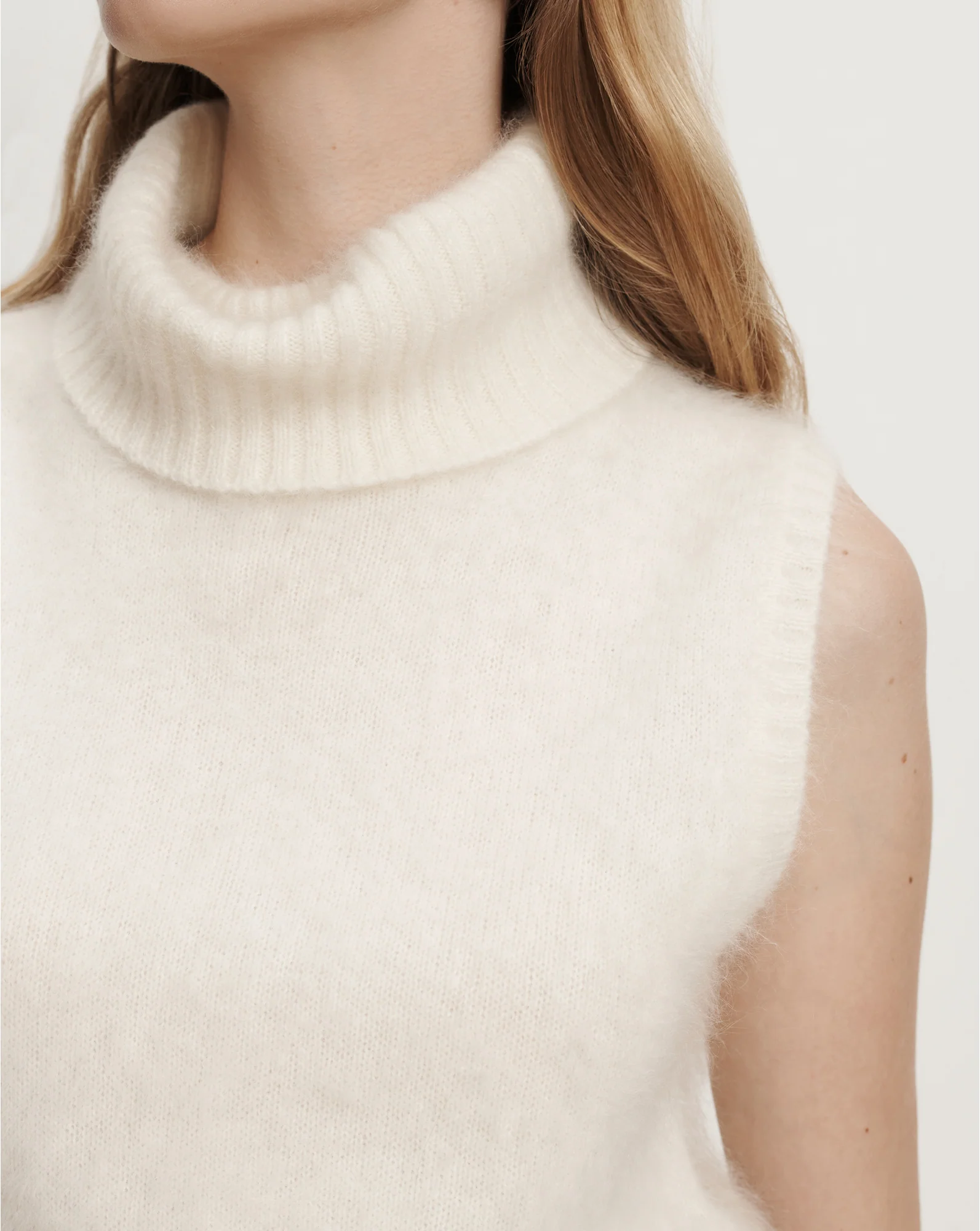 Mazzy Brushed Cashmere Sleeveless Sweater - Image 5