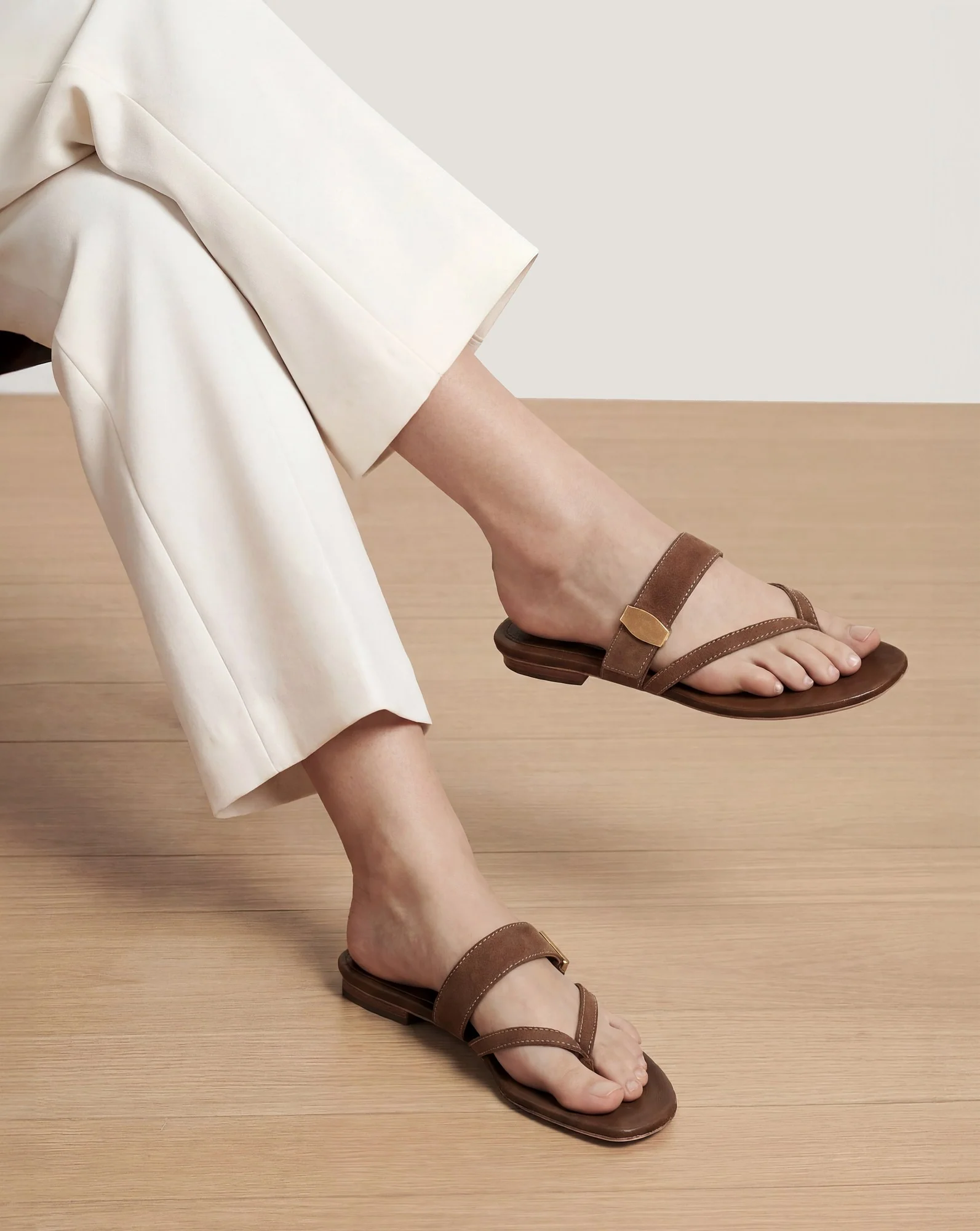 Salva Dash Flat Sandal - Image 2